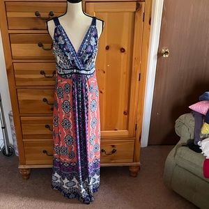 L, Gorgeous, Multi-colored Maxi. Super versatile